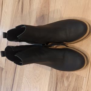 Tom's leather boots